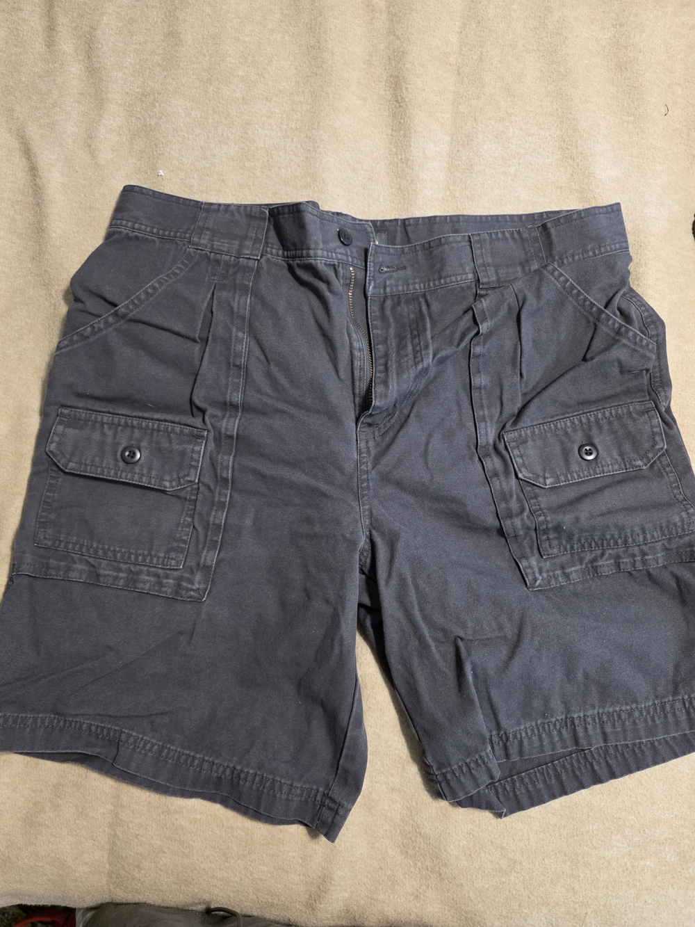 Cabela's Men's Charcoal Cargo Shorts